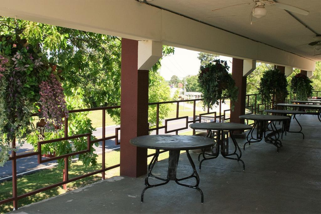 يوريكا سبرينغز Passion Play Road Inn - Formerly Statue Road Inn المظهر الخارجي الصورة